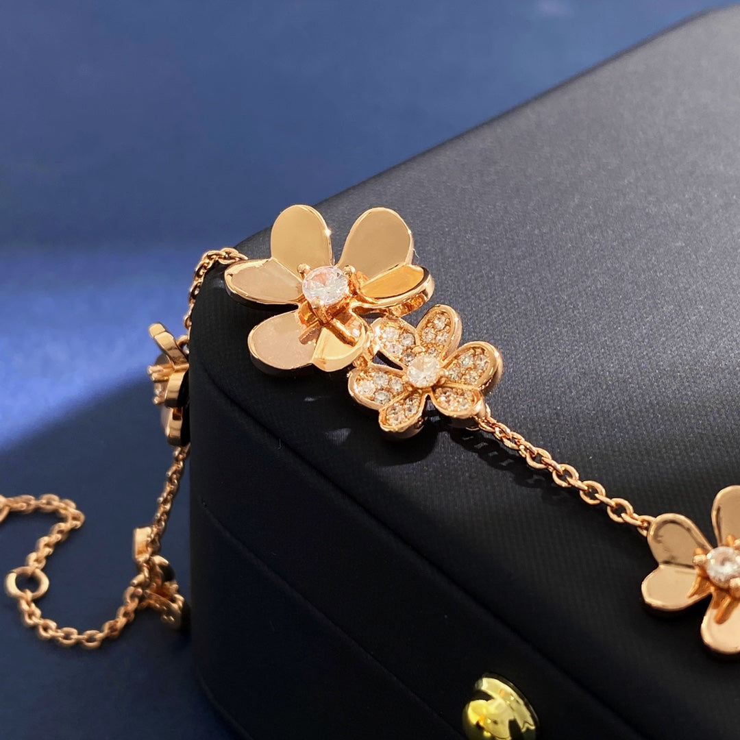 18K Celestial Frivole Diamonds Clover Bracelet