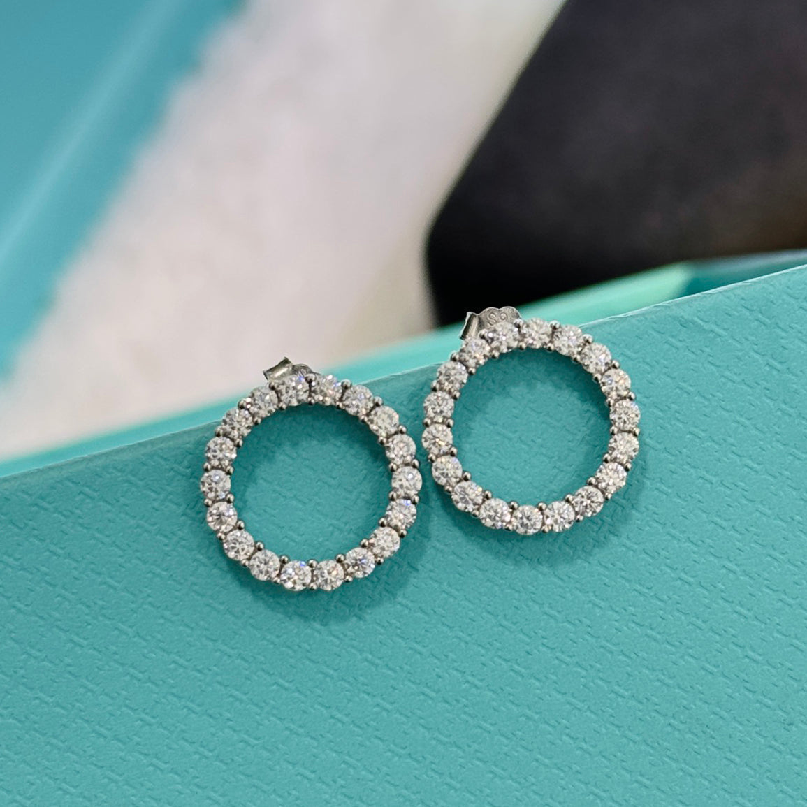 18K Celestial T Circle Diamonds Earrings