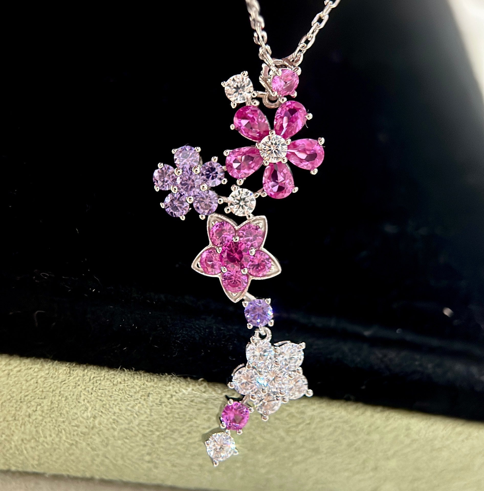 18K Celestial Folie Des Pr̩s Pendant Necklace