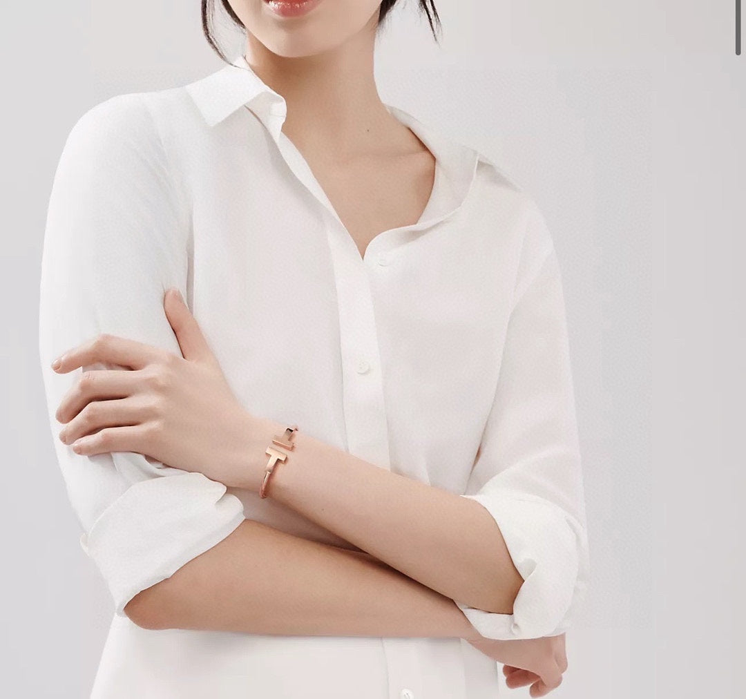 18K Celestial T Wire Bracelet