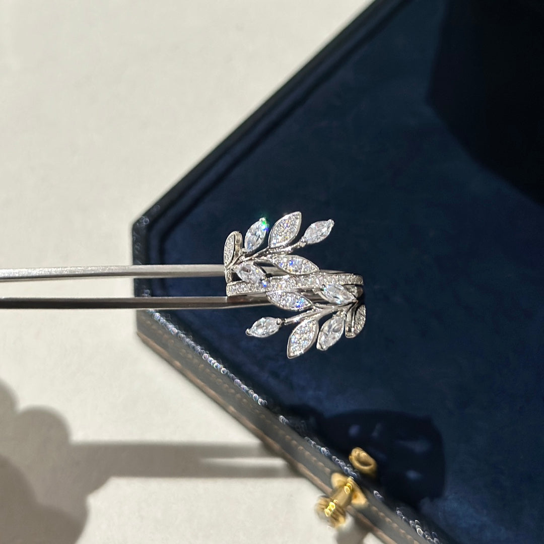 18K Celestial T Victoria Diamond Vine Bypass Ring