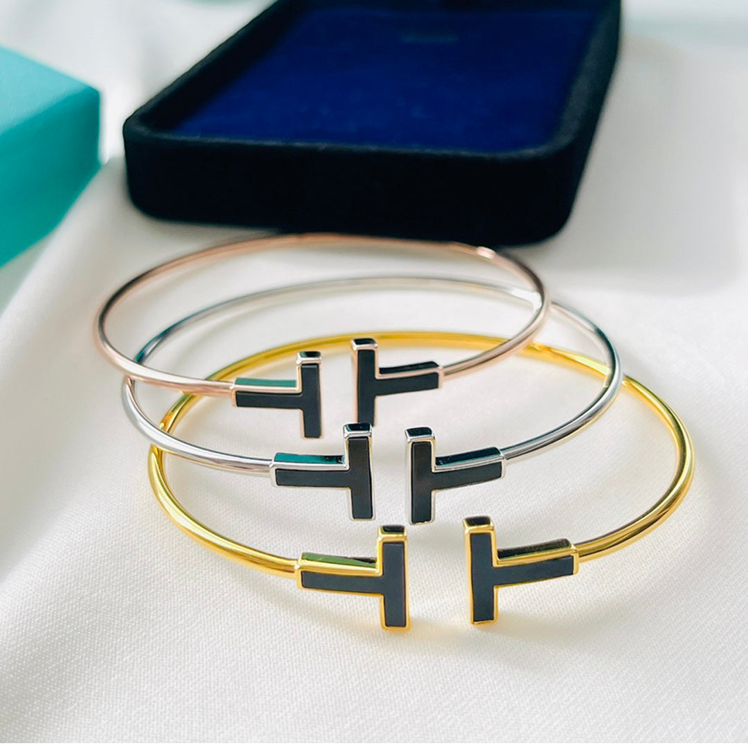 18K Celestial T Black Bracelet