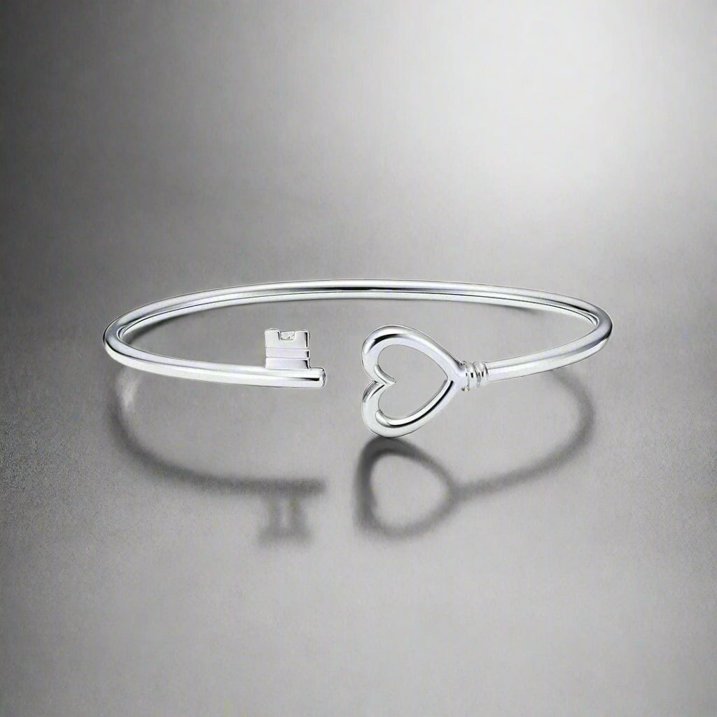 18K Celestial T Heart Key Wire Bracelet