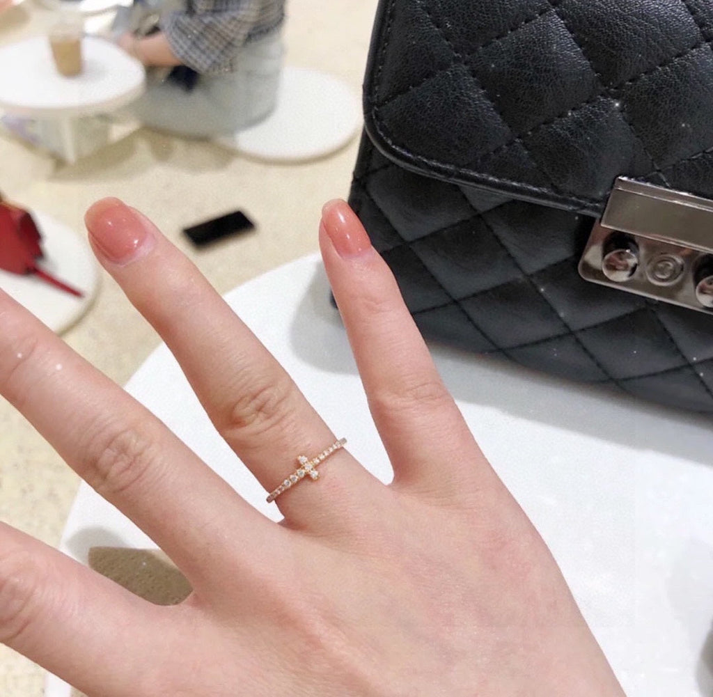 18K Celestial T Diamond Wire Ring