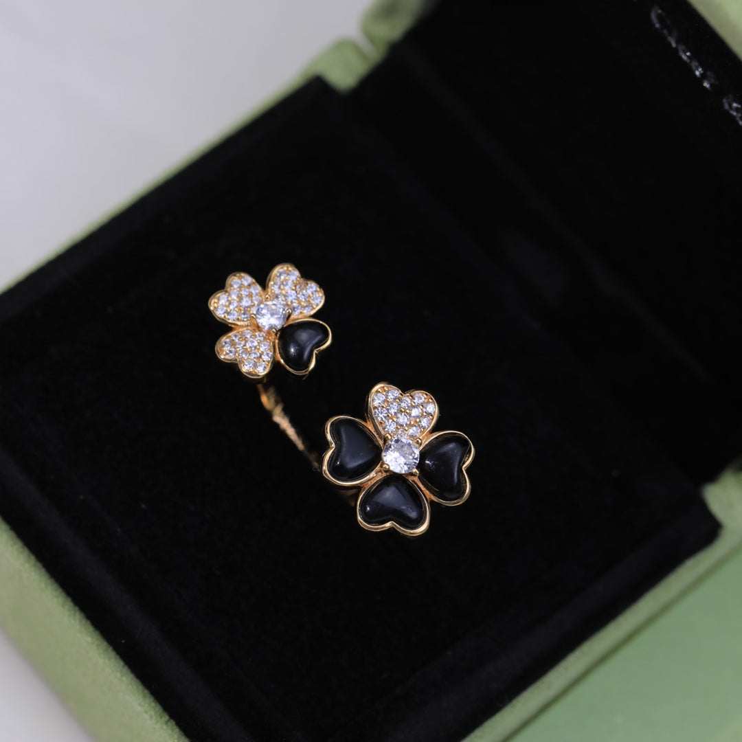 18K Celestial Cosmos Between the Finger Diamond Ring