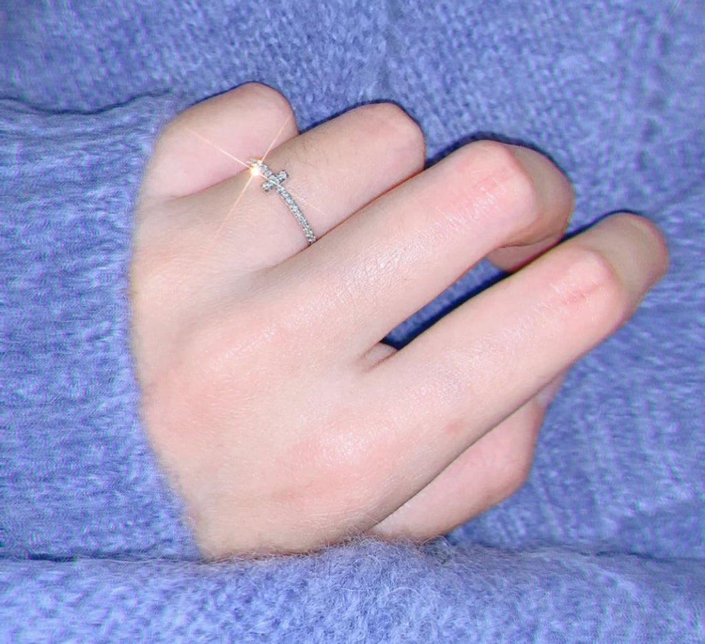 18K Celestial T Diamond Wire  Ring