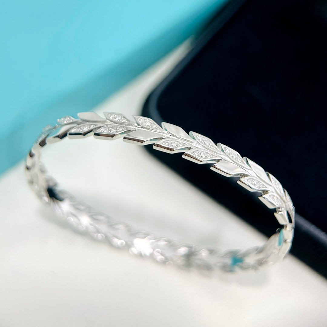 18K Celestial T Victoria Vine Diamonds Bracelet