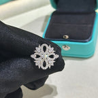 18K Celestial T Vinatge Flower Ring