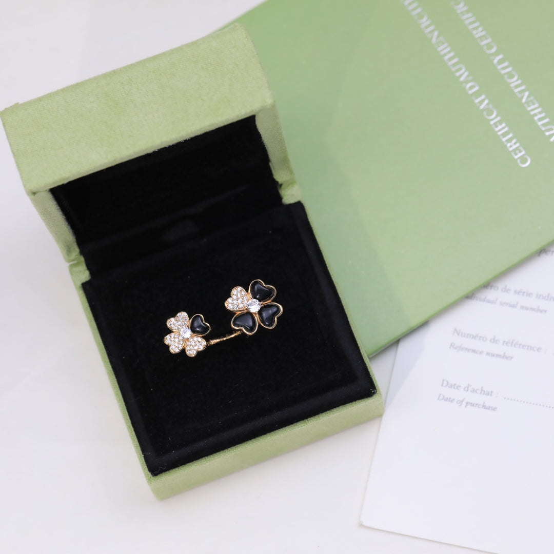 18K Celestial Cosmos Between the Finger Diamond Ring