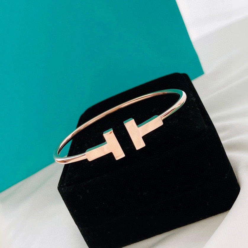 18K Celestial T Wire Bracelet