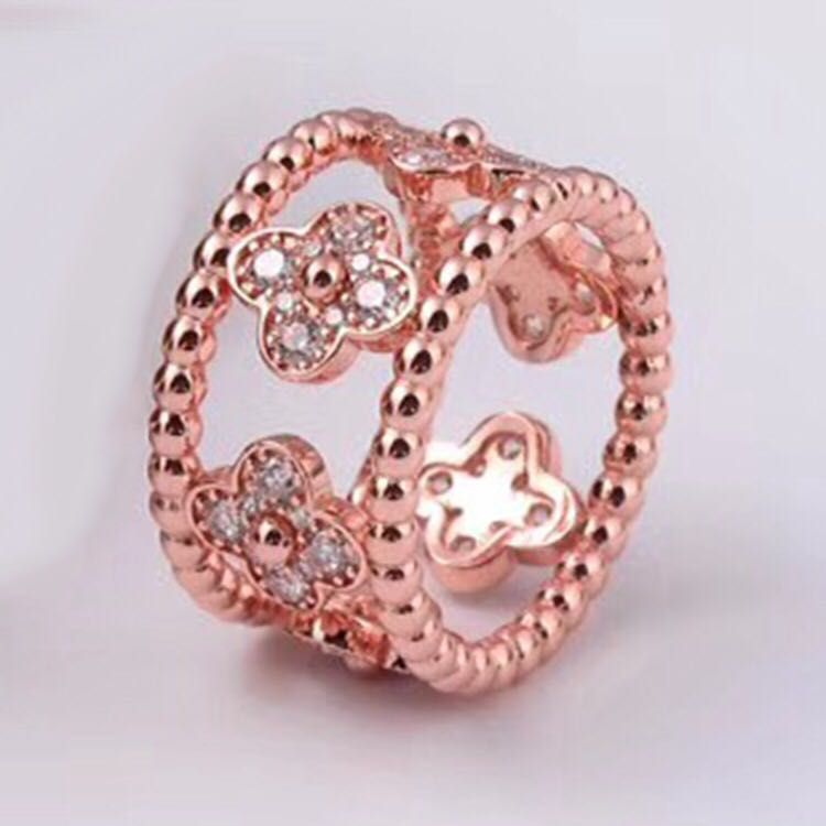 18K Celestial Perl̩e Clovers Ring