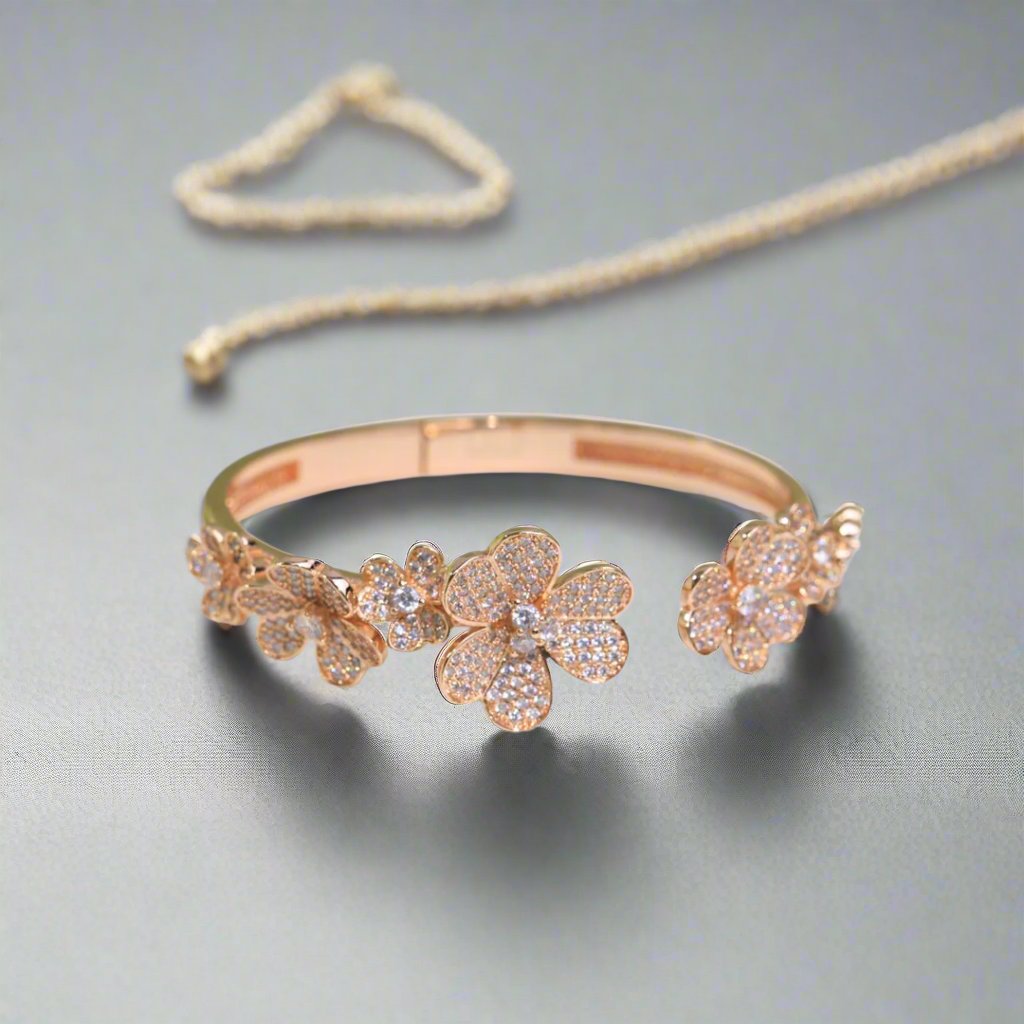 18K Celestial Frivole Seven Flowers Diamonds Bracelet
