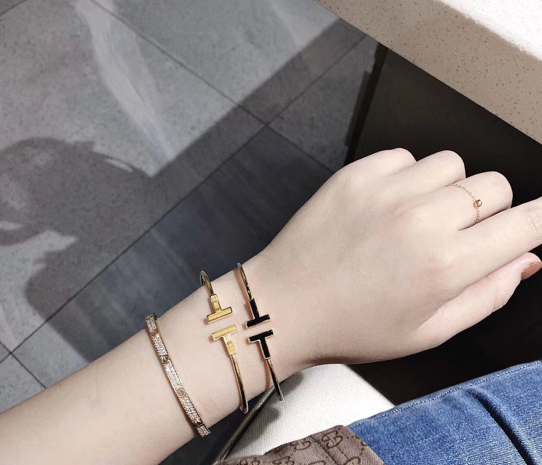 18K Celestial T Black Bracelet