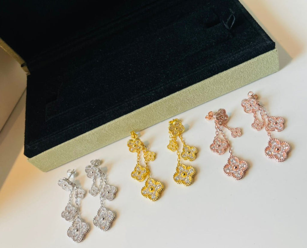 18K Celestial Magic Alhambra Four Diamonds Motifs Clover Earrings