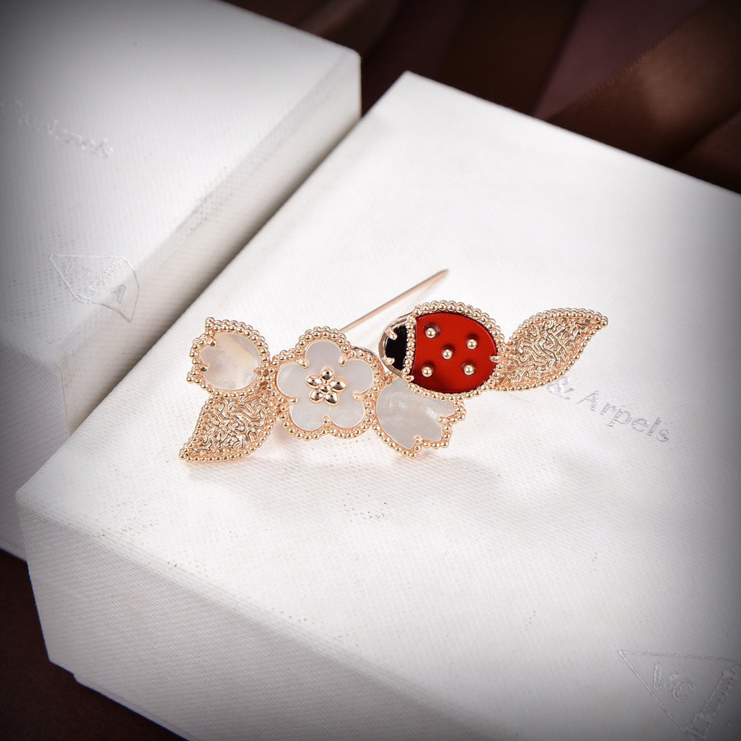 18K Celestial Lucky Spring Clip Brooch