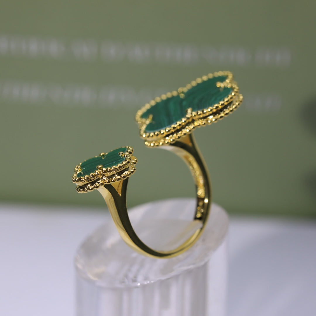 18K Celestial Magic Alhambra Malachite Clover Ring
