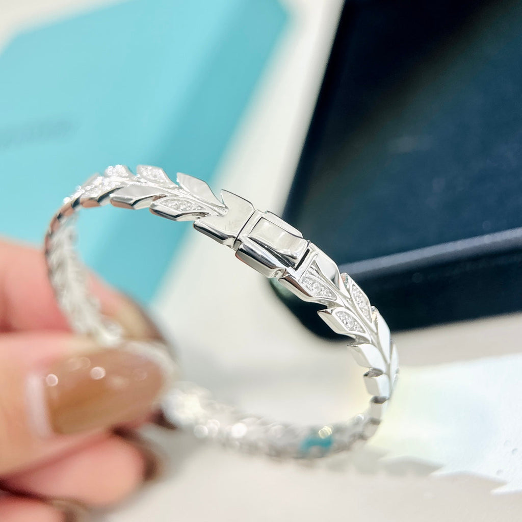 18K Celestial T Victoria Vine Diamonds Bracelet