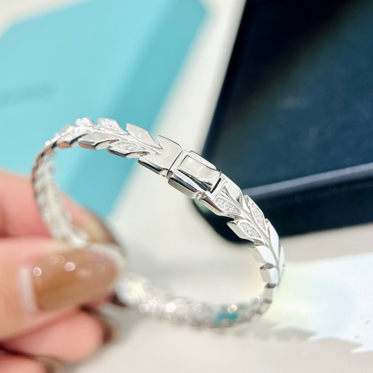 18K Celestial T Victoria Vine Diamonds Bracelet