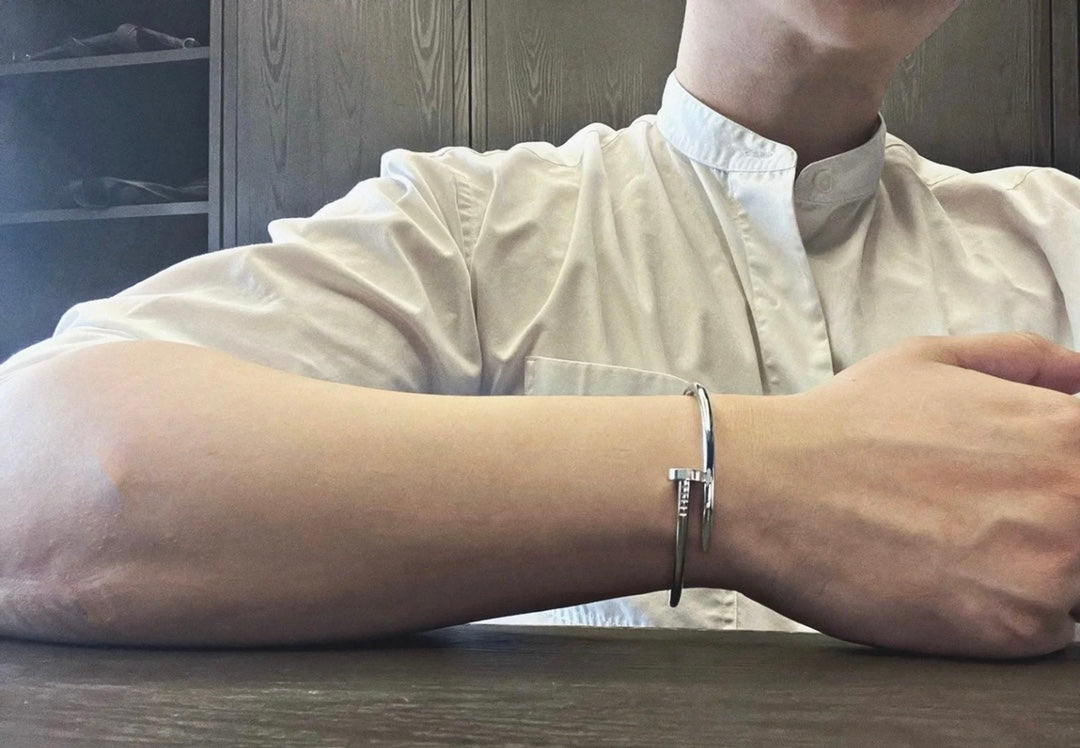 18K Celestial Juste Un Clou Bracelet