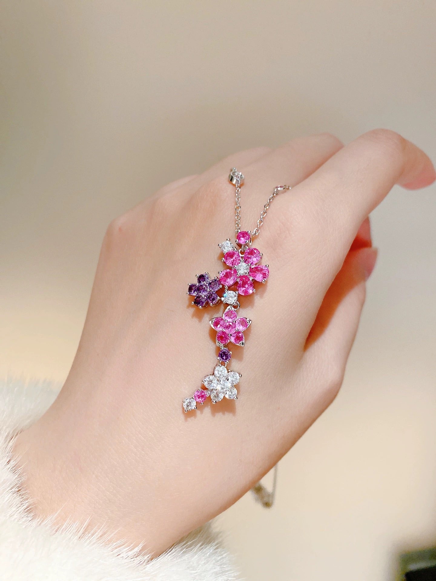 18K Celestial Folie Des Pr̩s Pendant Necklace
