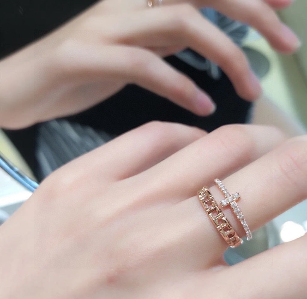 18K Celestial T Diamond Wire Ring