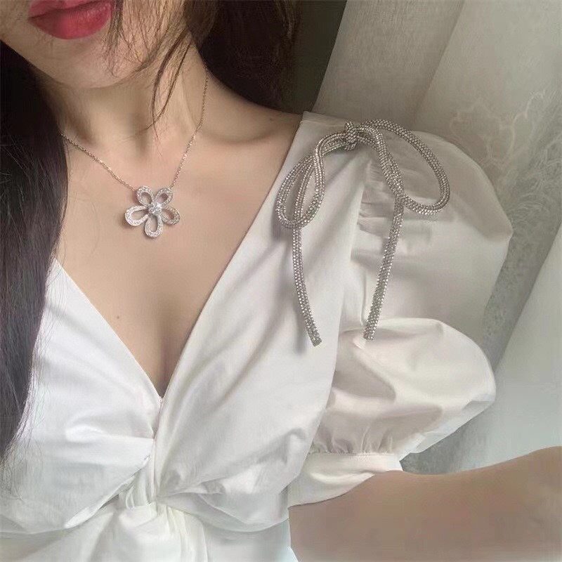 18K Celestial Flowerlace Pendant Necklace