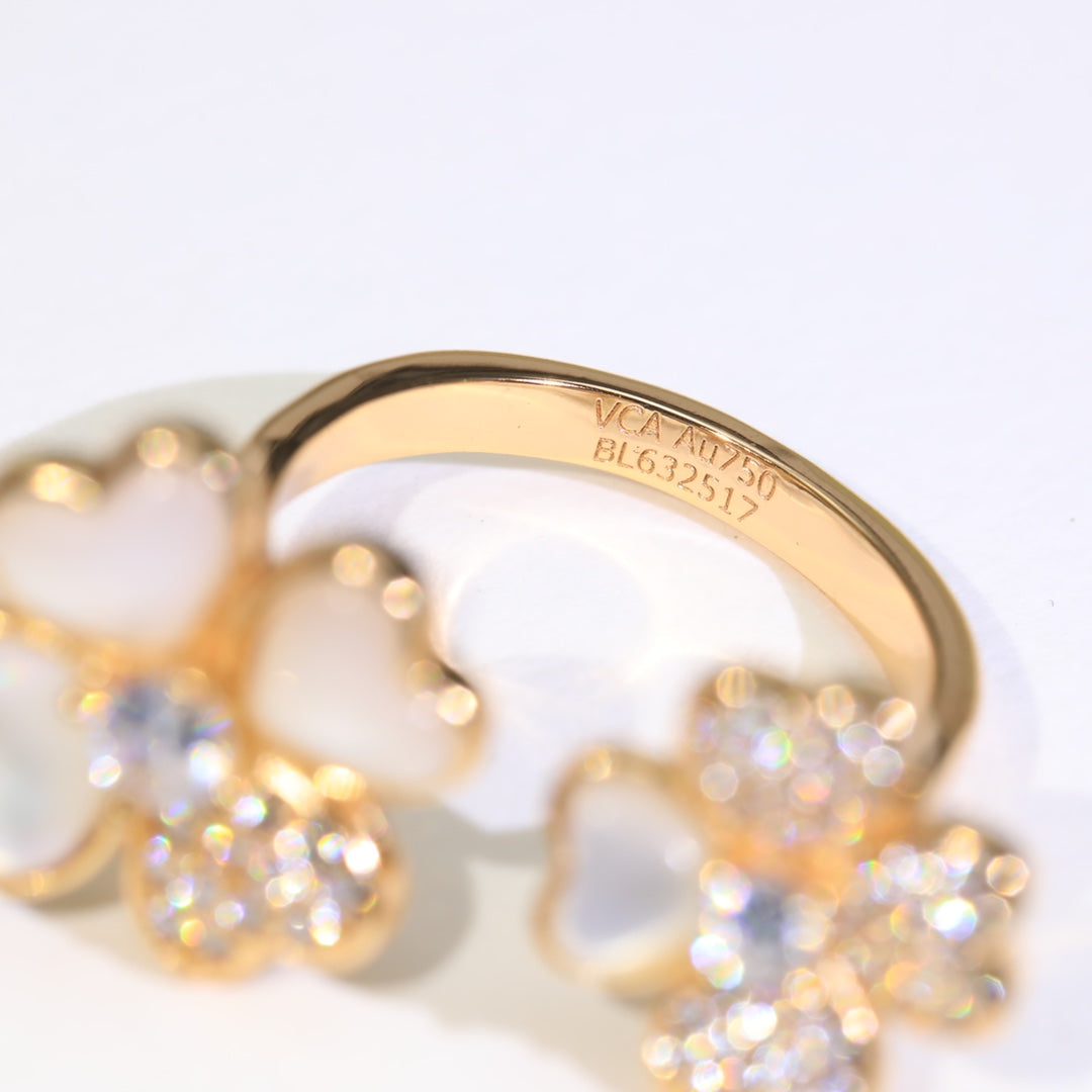 18K Celestial Cosmos Between the Finger Diamond Ring