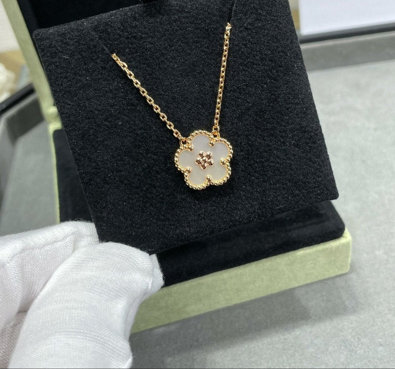 18K Celestial Lucky Spring Pendant Clover Necklace