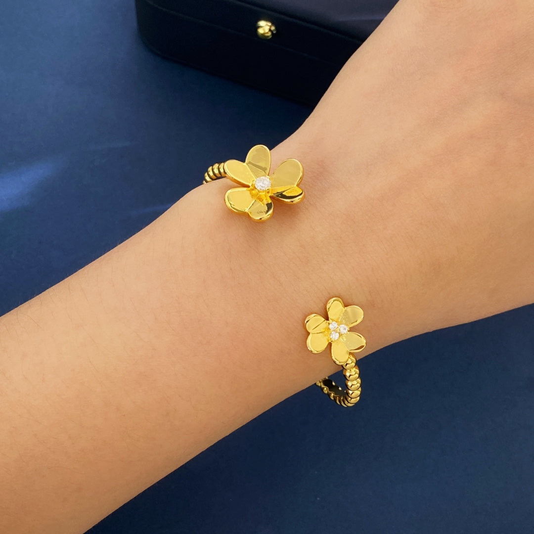 18K Celestial Frivole Open Bracelet