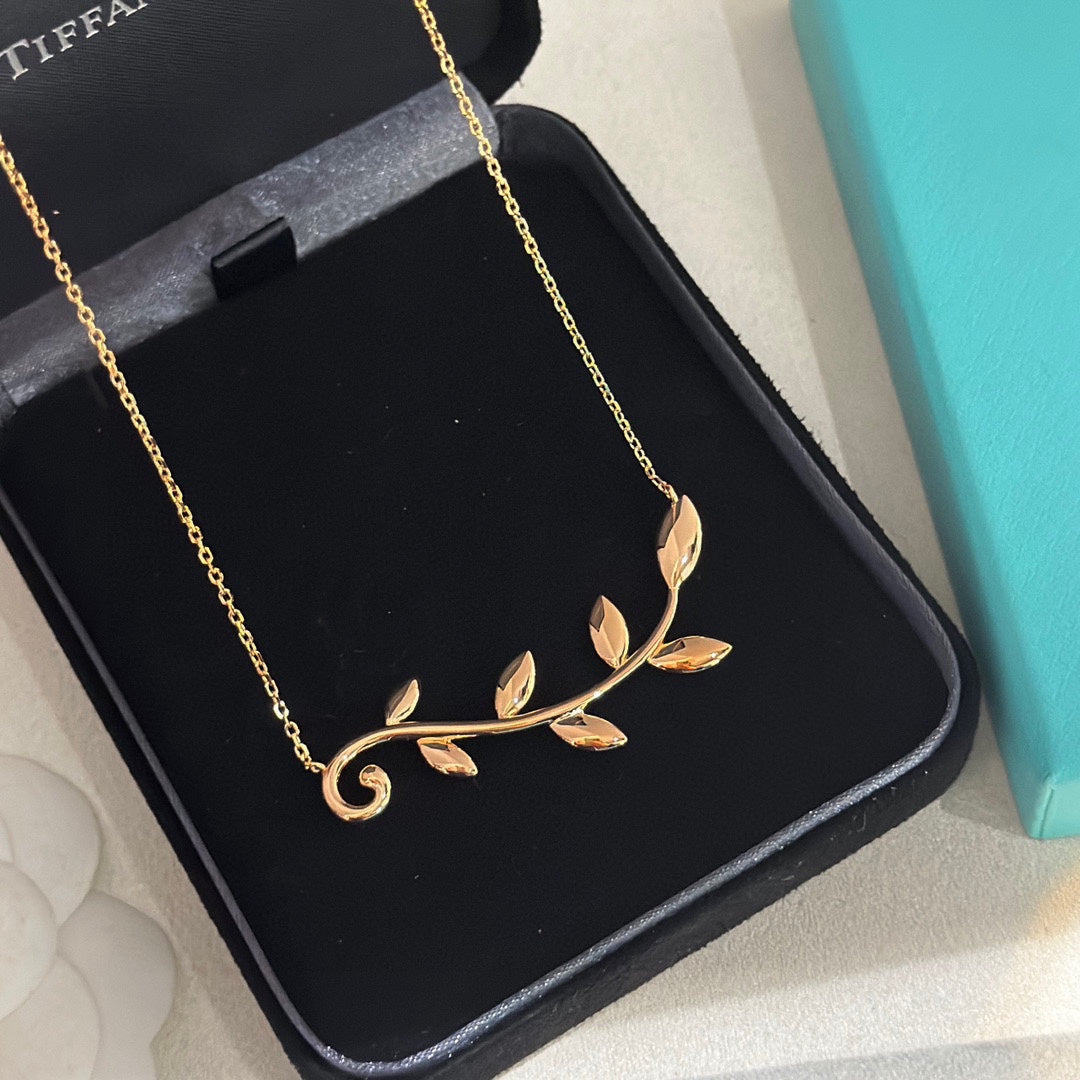 18K Celestial T Olive Leaf Vine Pendant Necklace