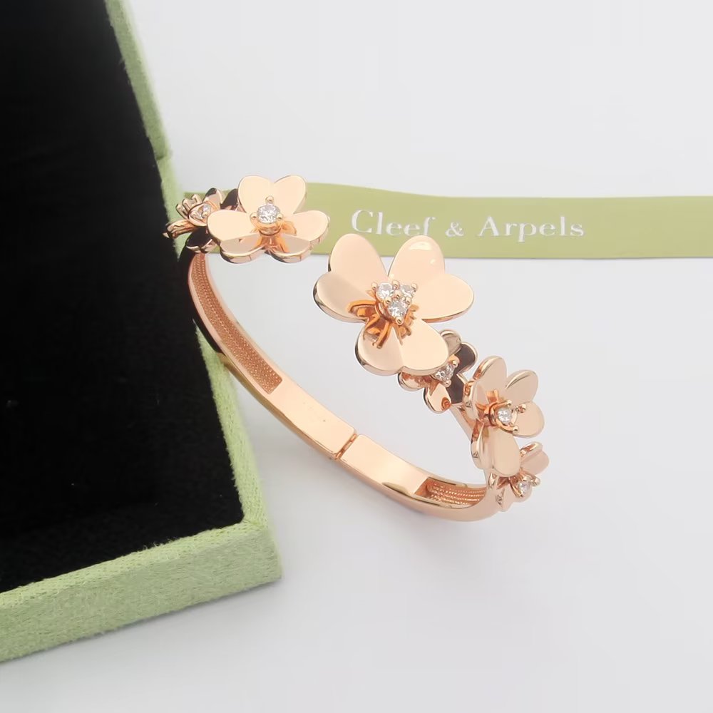 18K Celestial Frivole Seven Flowers Bracelet