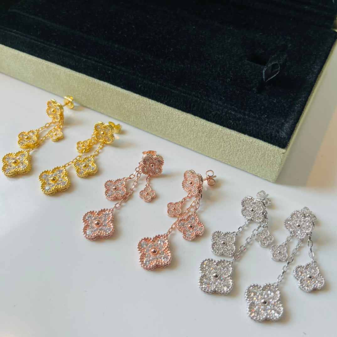 18K Celestial Magic Alhambra Four Diamonds Motifs Clover Earrings