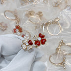 18K Celestial Cosmos Between the Finger Diamond Ring