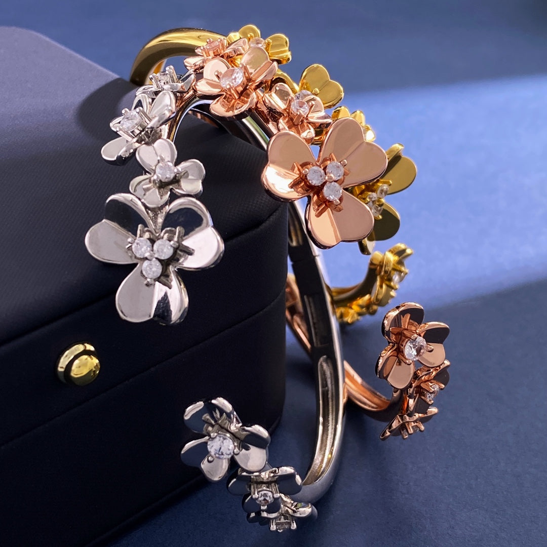 18K Celestial Frivole Seven Flowers Bracelet