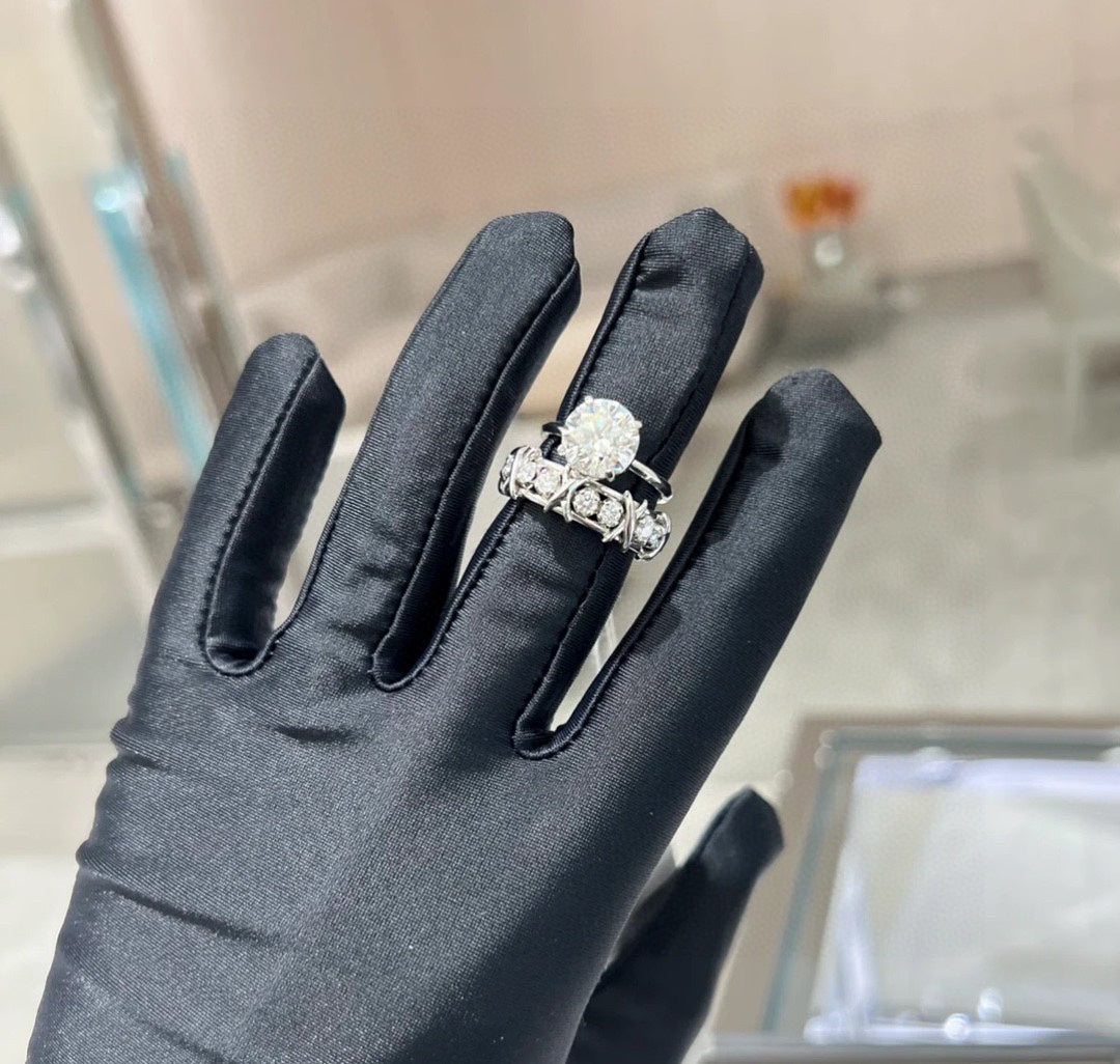 18K Celestial T Schlumberger Eighteen Stone Ring