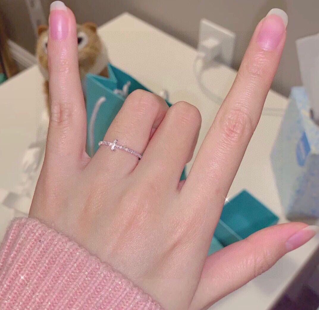 18K Celestial T Diamond Wire Ring