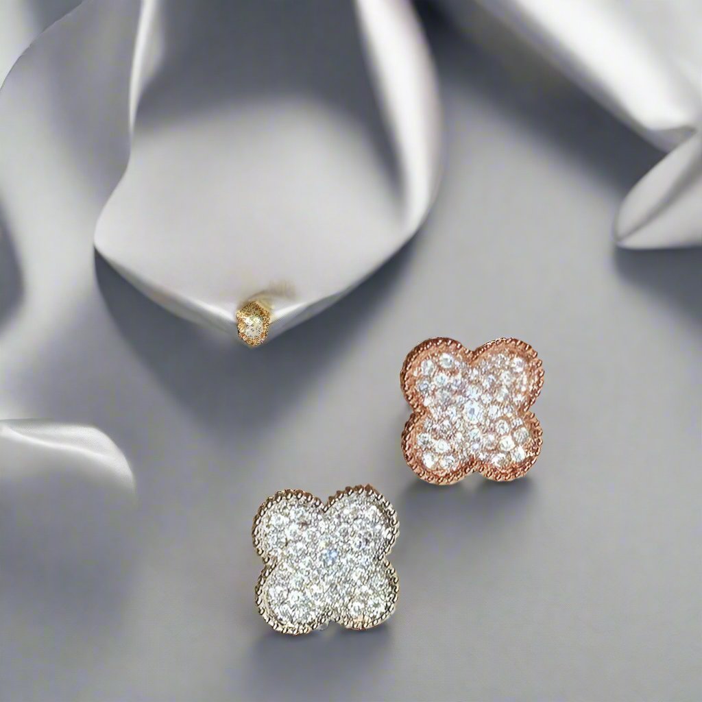 18K Celestial Magic Alhambra Diamond Ring