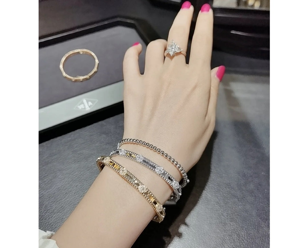18K Celestial Perl̩e Sweet Clovers Small Bracelet