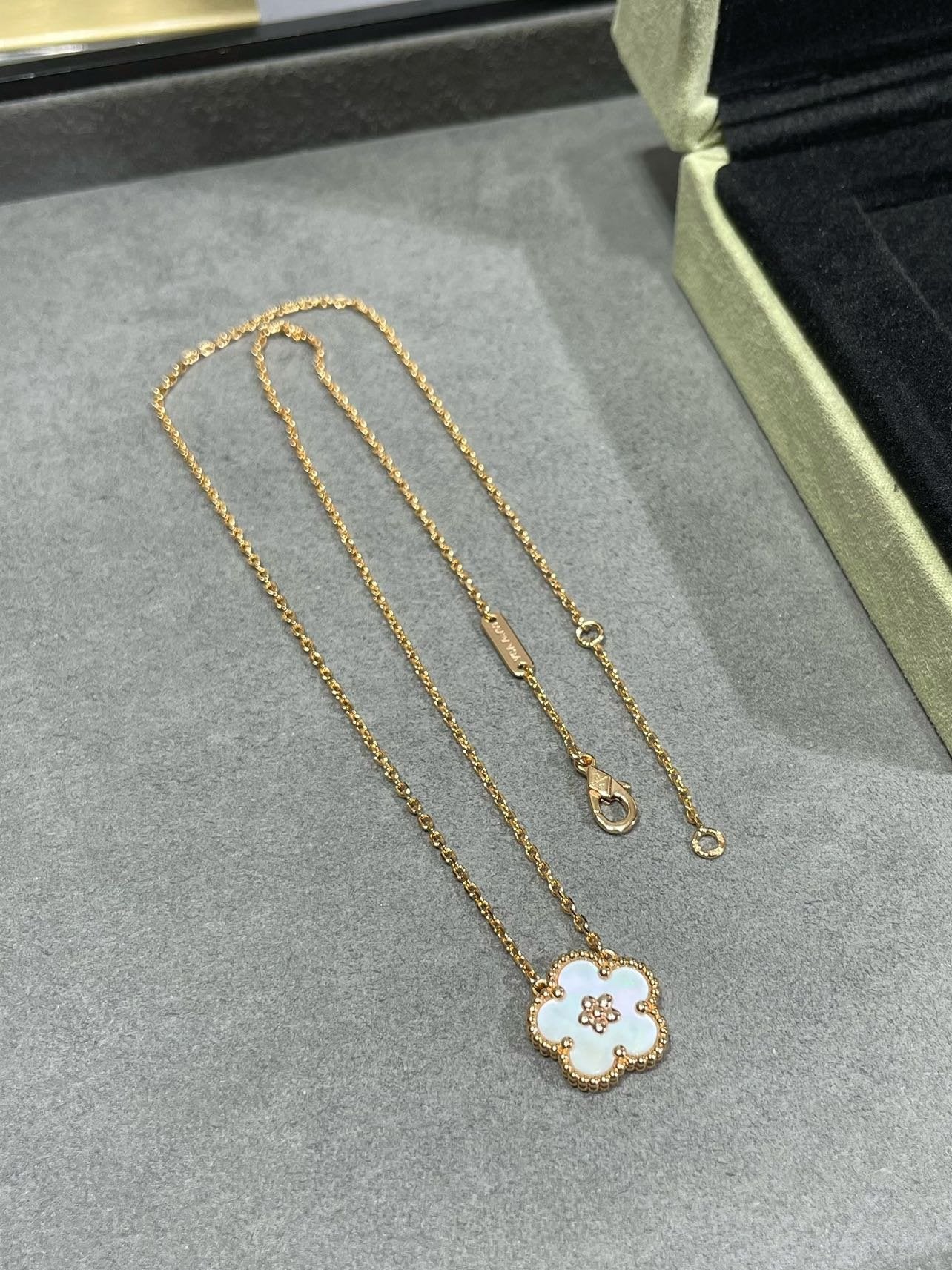 18K Celestial Lucky Spring Pendant Clover Necklace