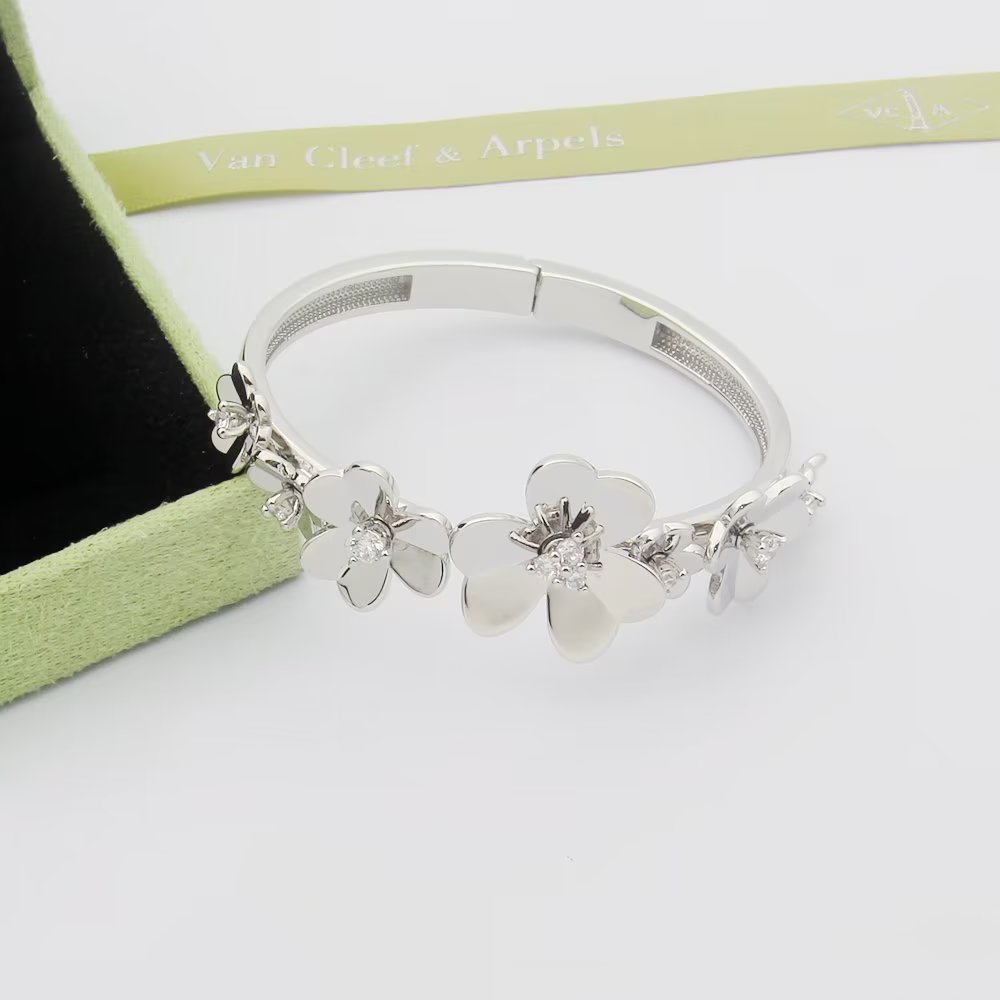 18K Celestial Frivole Seven Flowers Bracelet