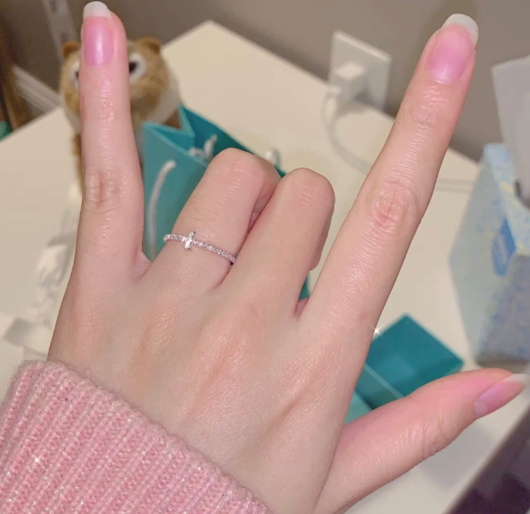 18K Celestial T Diamond Wire  Ring