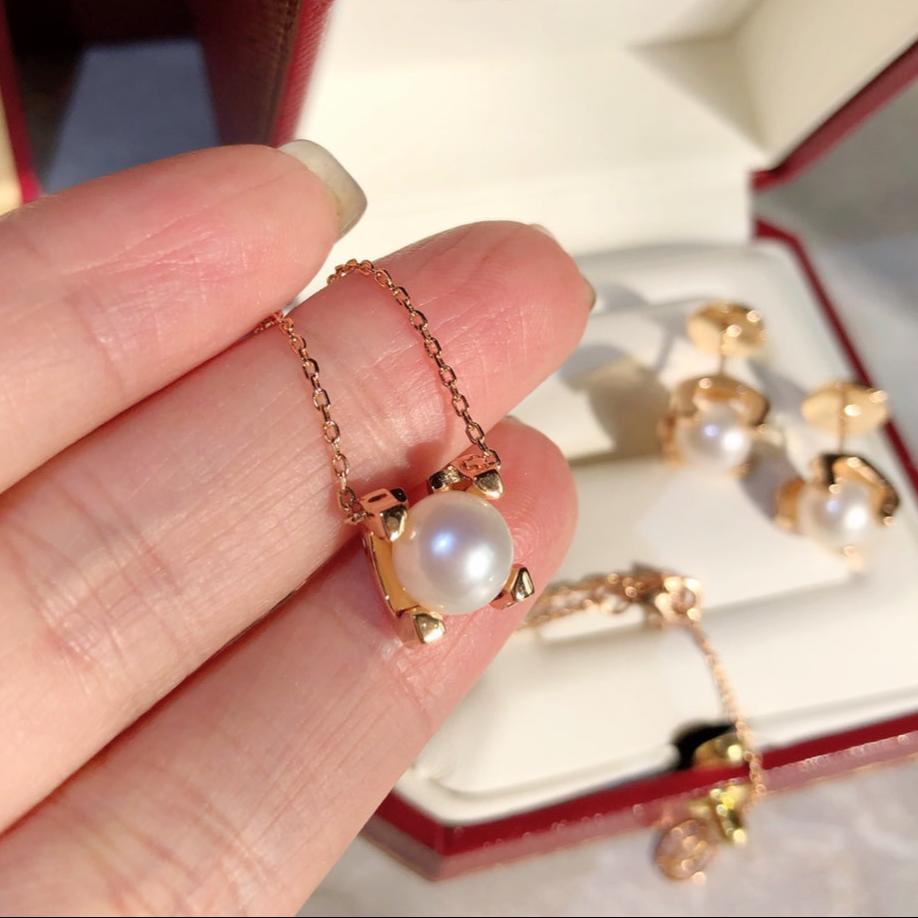 18K Celestial C De Necklace