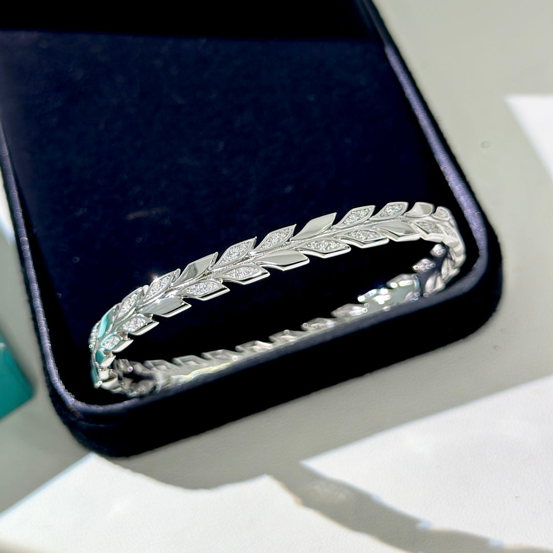18K Celestial T Victoria Vine Diamonds Bracelet
