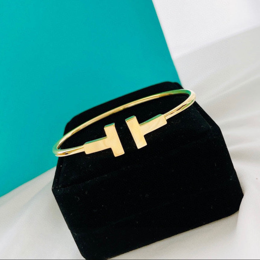 18K Celestial T Wire Bracelet