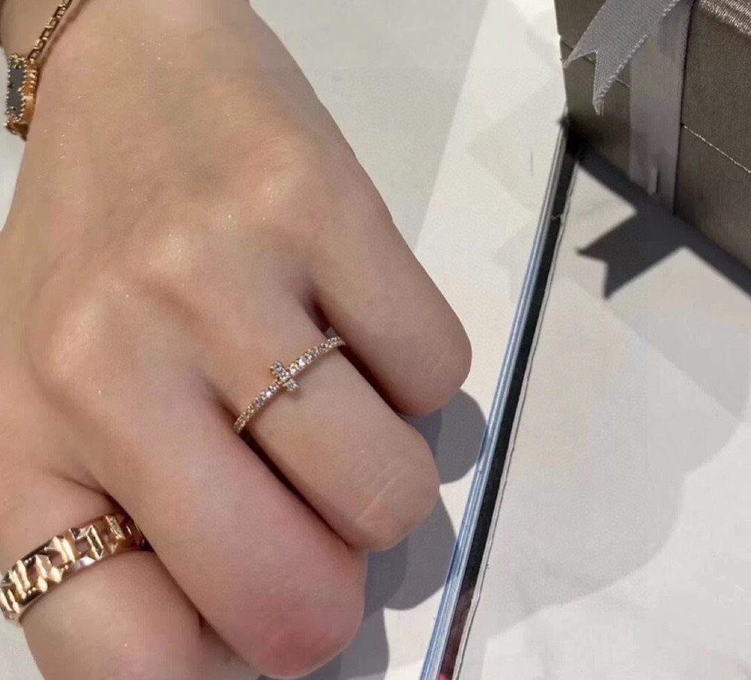 18K Celestial T Diamond Wire Ring