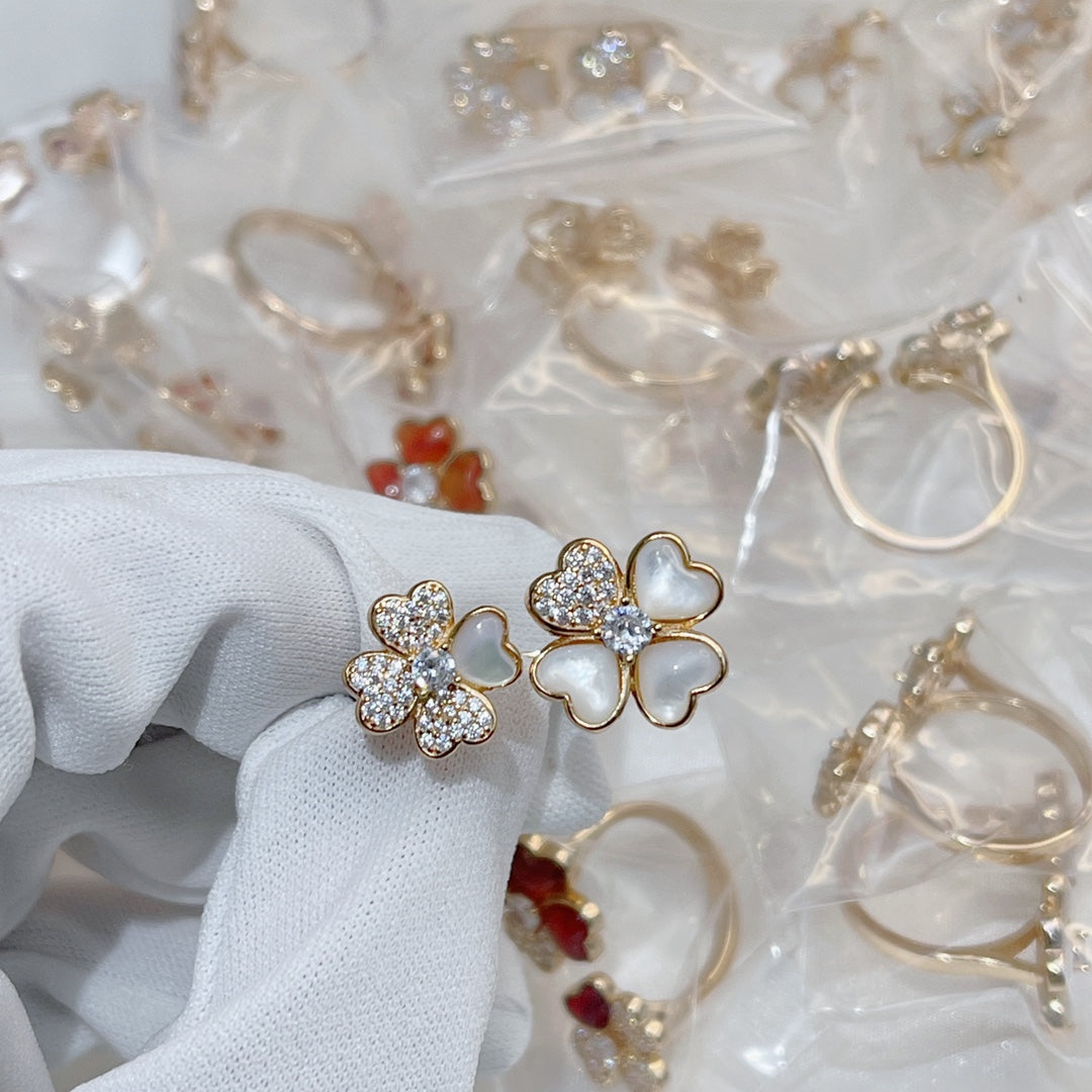 18K Celestial Cosmos Between the Finger Diamond Ring